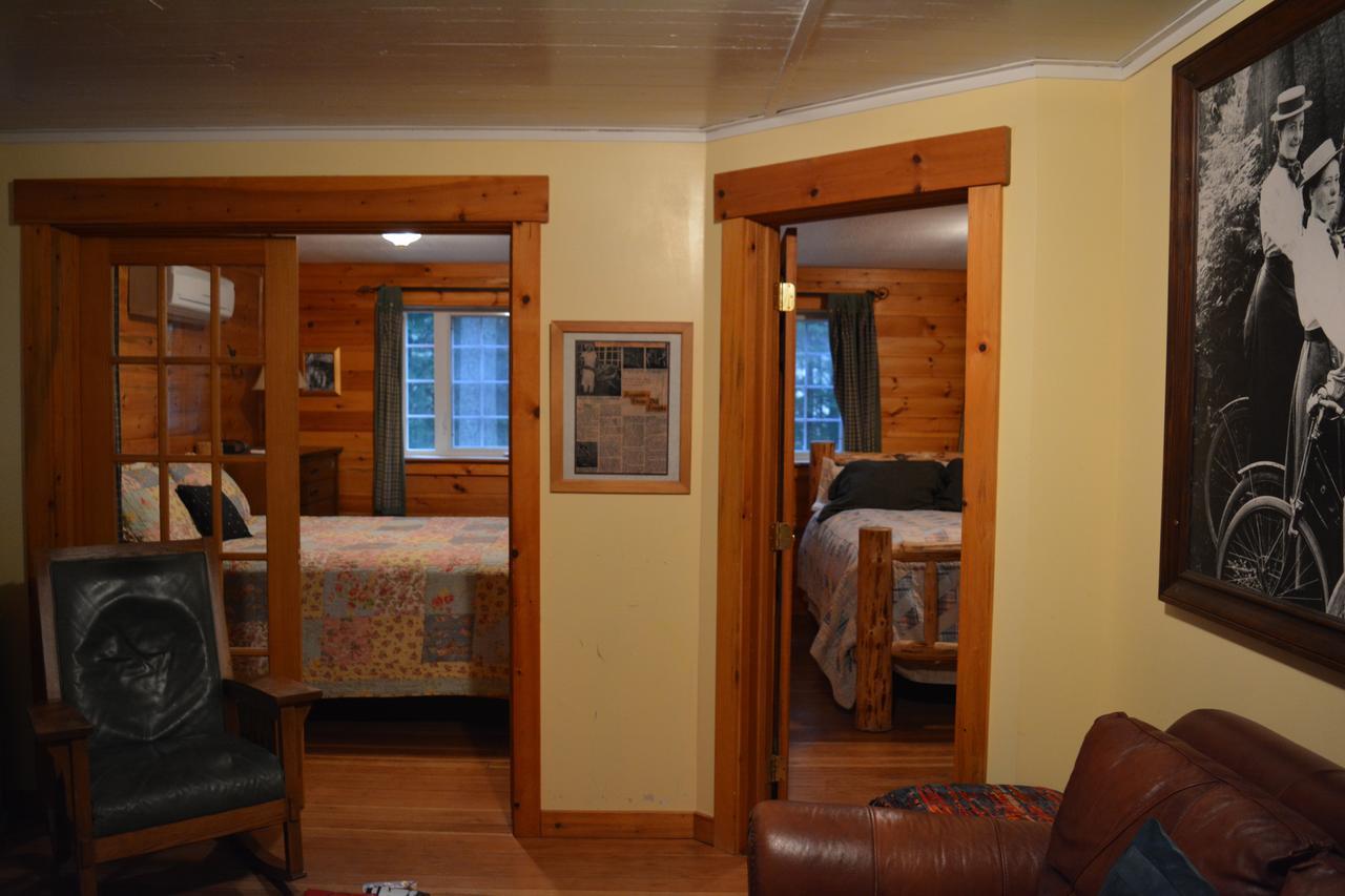 Copper Creek Inn Эшфорд Экстерьер фото