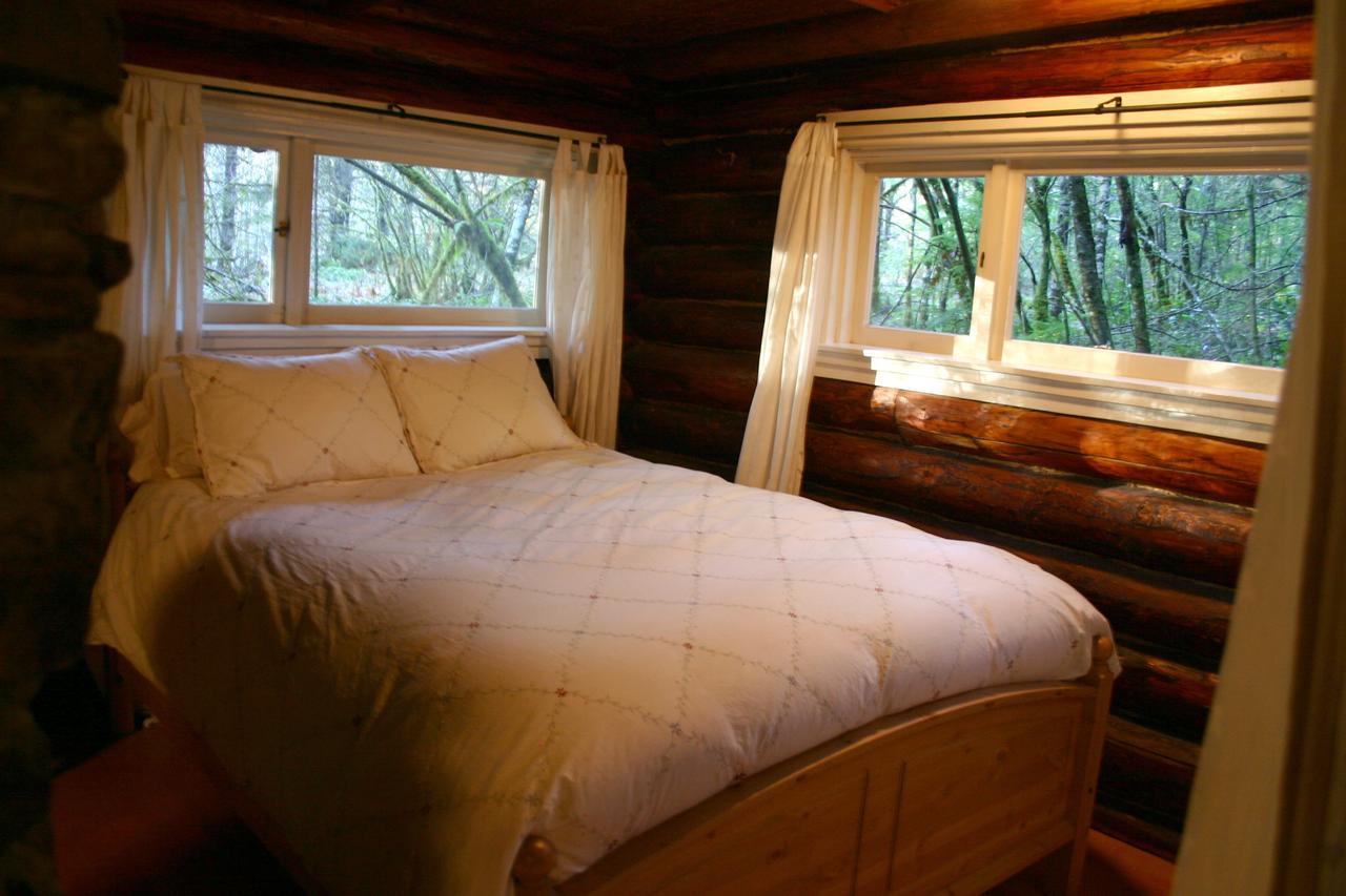 Copper Creek Inn Эшфорд Экстерьер фото