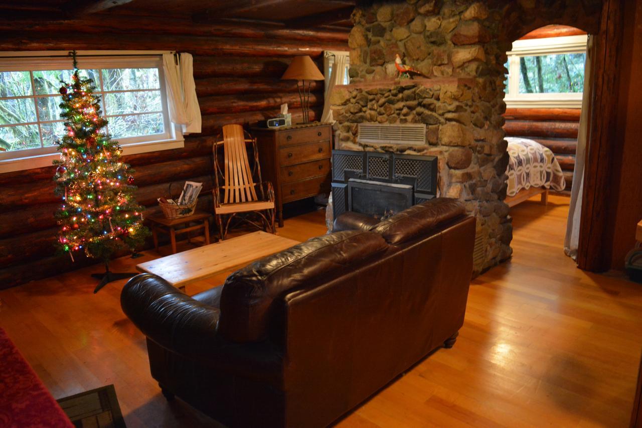 Copper Creek Inn Эшфорд Экстерьер фото