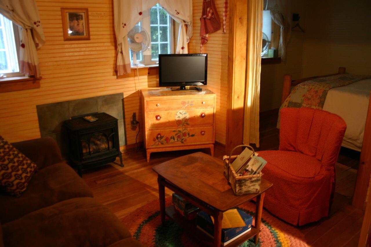 Copper Creek Inn Эшфорд Экстерьер фото