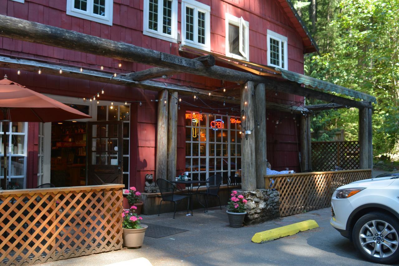 Copper Creek Inn Эшфорд Экстерьер фото